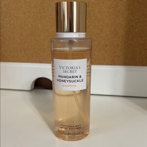 Victoria's Secret Mandarin & Honeysuckle Fragrance Mist